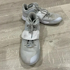 Nike Kirie flytrap pure platinum sneakers